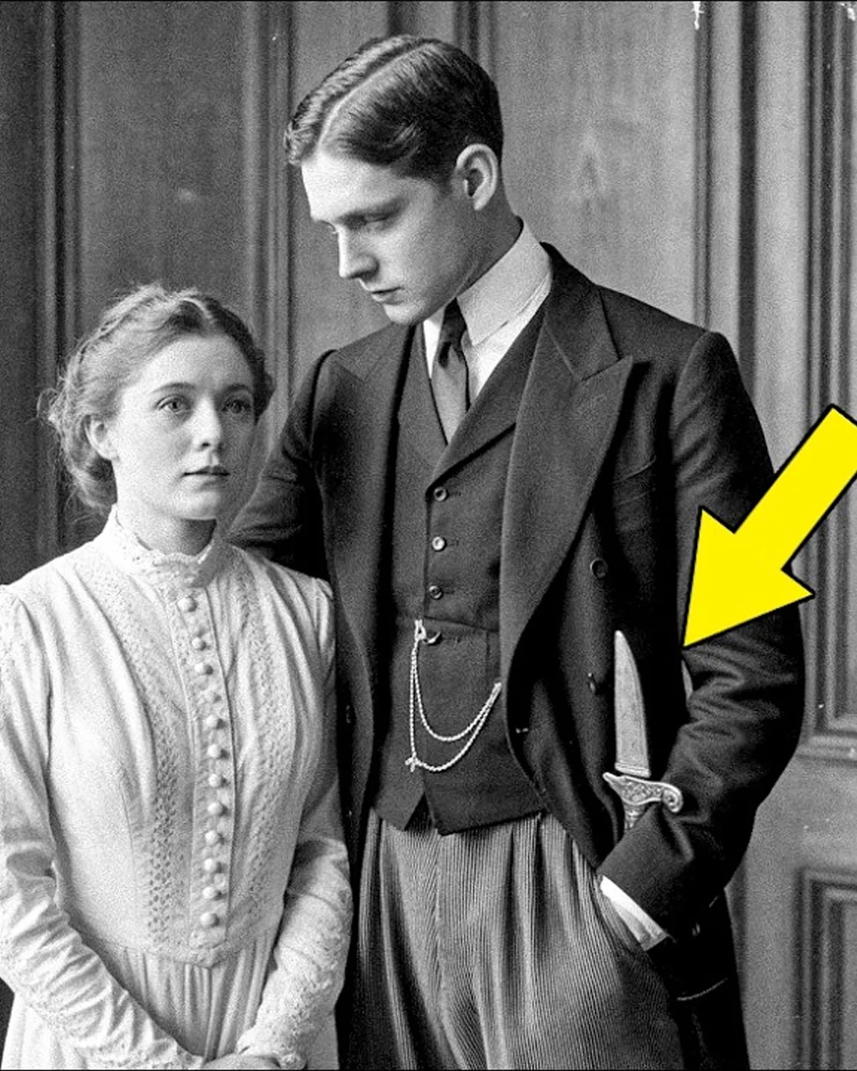 In 1904, the Groom Holds His Bride’s Hand—Until What the Camera Captures Changes Everything
