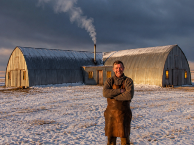 one curved roof covered his cabin, barn, and workshop—neighbors called it madness until one fire kept his whole family warm through a fifty-below nebraska winter
