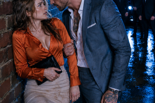 She tried to escape the awkward blind date. The mafia boss caught her: “You belong to me.”