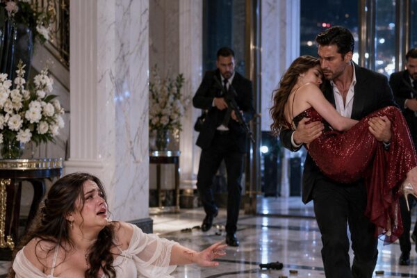 He Saved the Woman Everyone Called His Mistress While His Pregnant Wife Bled—Three Years Later, the Mafia Boss Found His Queen Raising His Son Alone