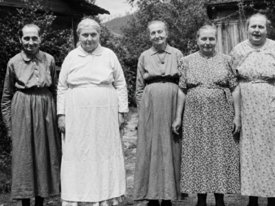 The Untold Appalachian Story of the Walker Sisters